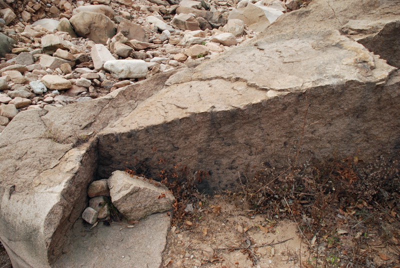 Great Wall Sections - Riverbed Photos